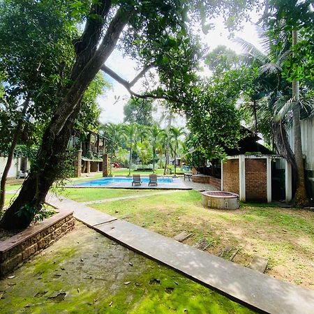 Hotel The Shade Brothers Katunayaka Exterior foto