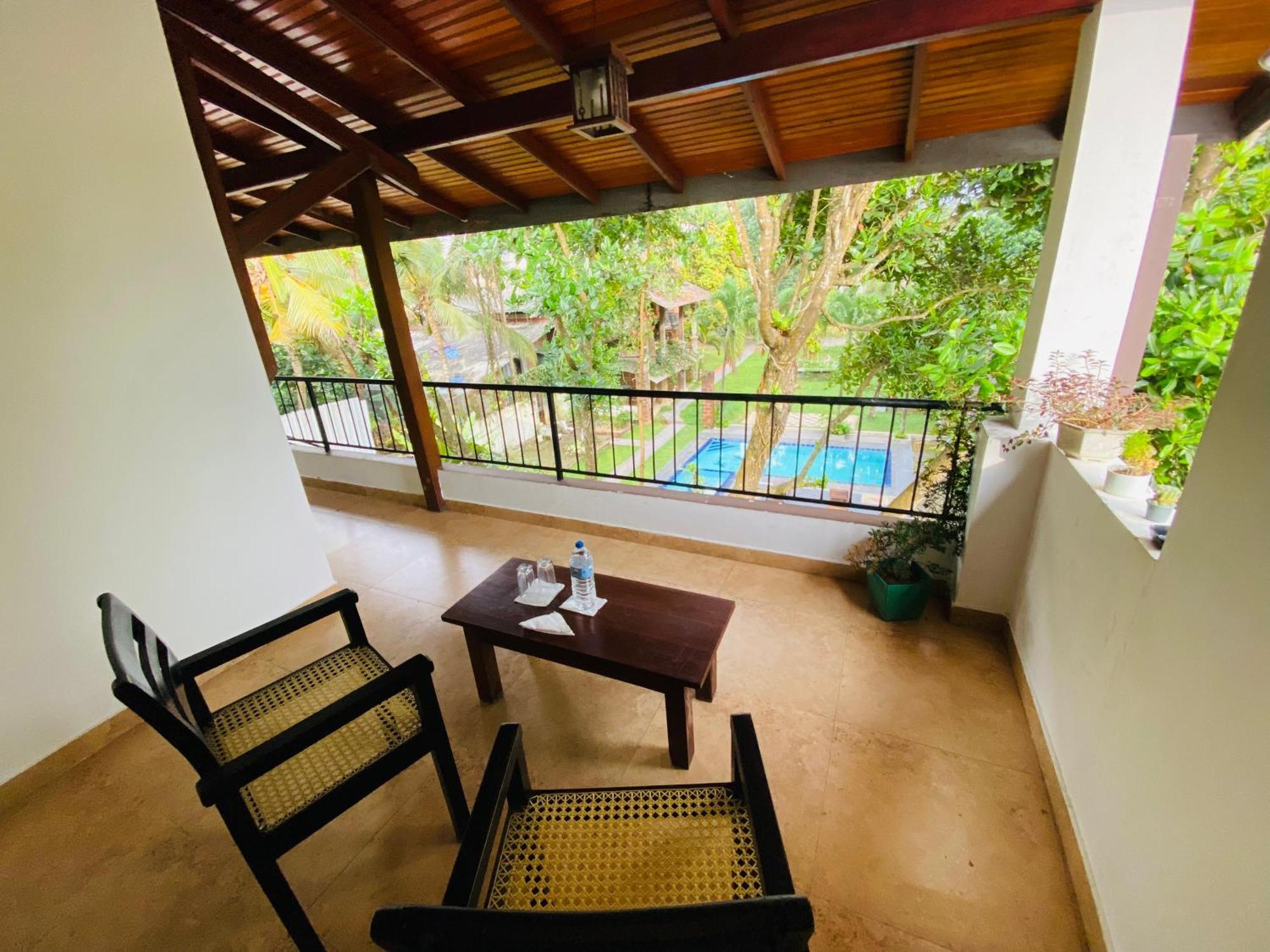 Hotel The Shade Brothers Katunayaka Exterior foto
